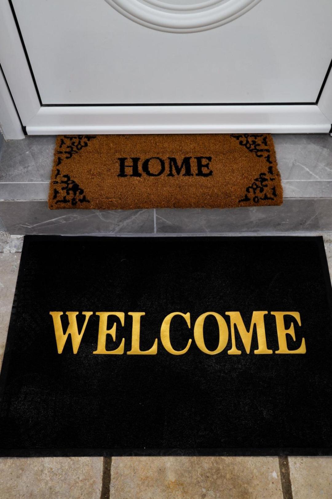 Nina's House *